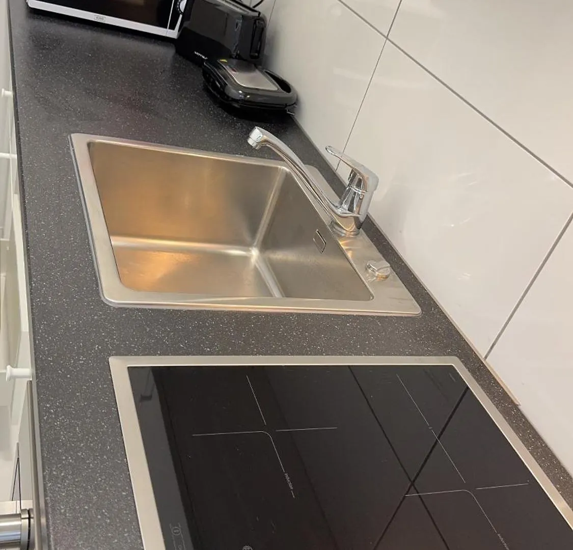 Brandneues Apartment Mit 3 Schlafzimmern برلين