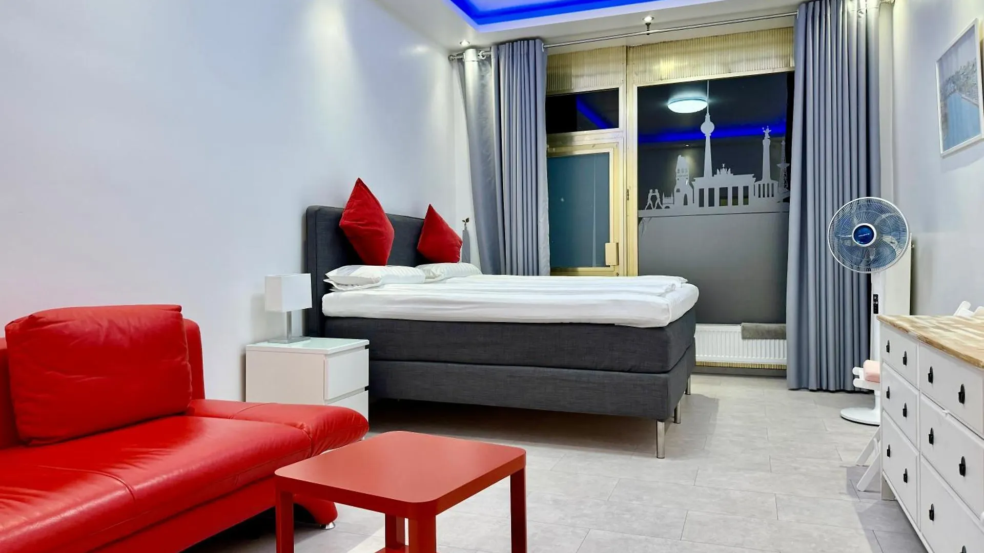 Brandneues Apartment Mit 3 Schlafzimmern برلين